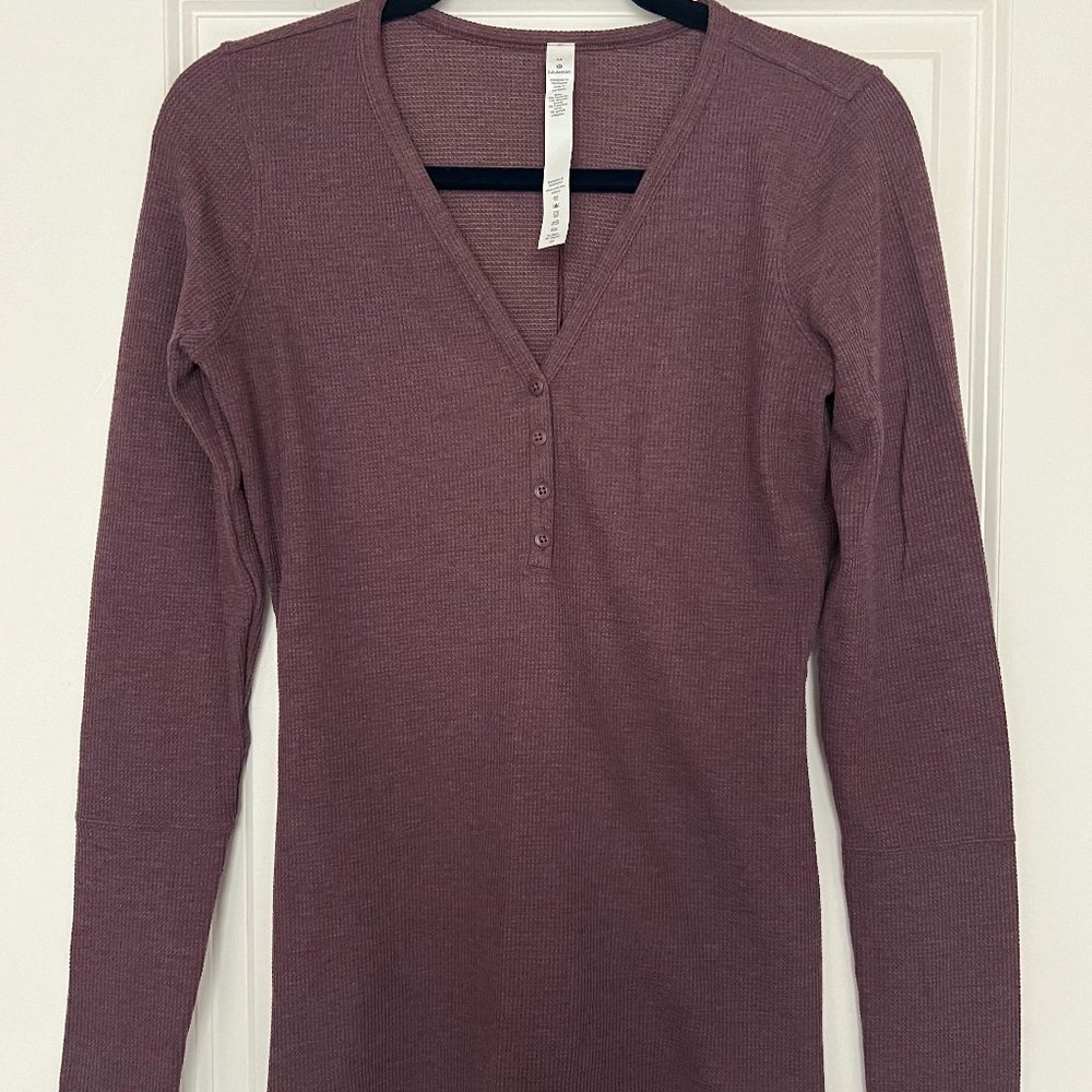 NWOT LULULEMON CLOSE CALL HENLEY LONG SLEEVE - NO LONGER SOLD! SZ M